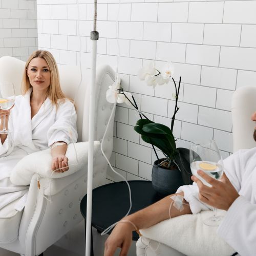 IV Therapy: Benefits, Risks, and Who Should Consider It, AgeRejuvenation in Tampa Bay and Central Florida
